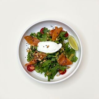 Салат з лососем (250 г)
