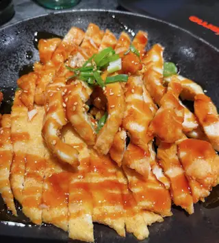 Pechuga De Pollo Rebozada Con Salsa Teriyaki