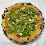 Pizza Salmone Con Gamberi E Rucola  32cm