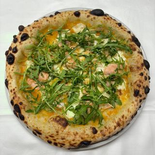 Pizza Salmone Con Gamberi E Rucola  32cm