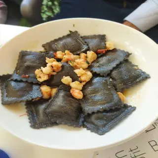 Panzarotti neri sapori di mare