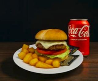 Combo hamburguesa de mixta con patatas y refresco