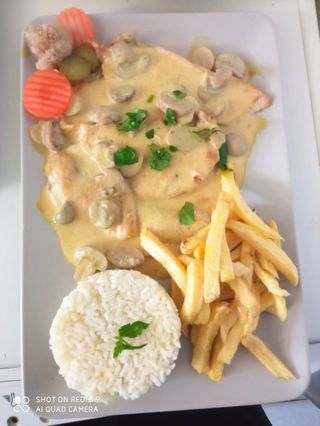 Bifinhos de peru com Cogumelos e Natas