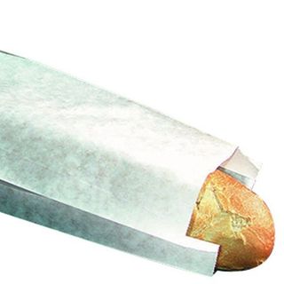 Montado De Filete De Pollo Con Lechuga Y Mahonesa