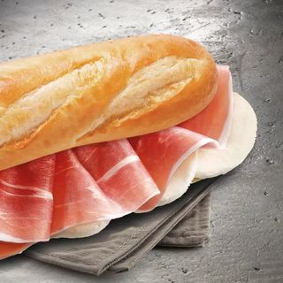 Panino con prosciutto crudo e mozzarella