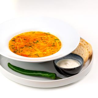 Zeamă din cocoș de casă