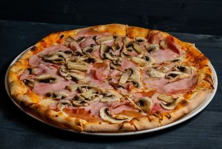 Pizza Prosciutto & Funghi