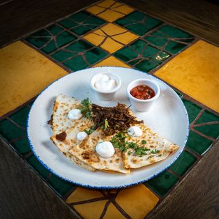 Quesadilla z wołowiną BBQ