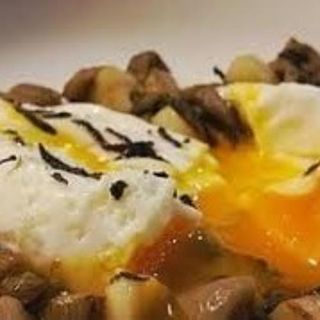 Huevos Rotos Con Boletus