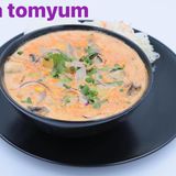 Zupa tom yum z kurczakiem