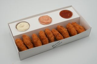 Chicken nuggets (9buc+3sosuri)