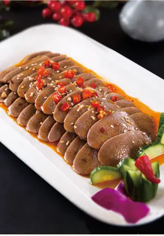 LC3 Salad Beef tongue and beef shank with onions and chili sauce