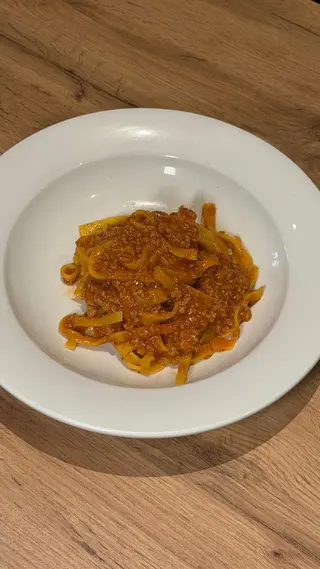 Fettuccine al ragu di tonno