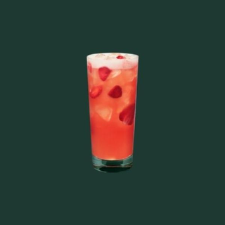 Starbucks Refresha® à l'AçaÏ et à la Fraise Rafraîchissante