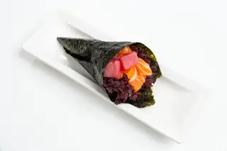 Spicy salmon & Tuna Temaki