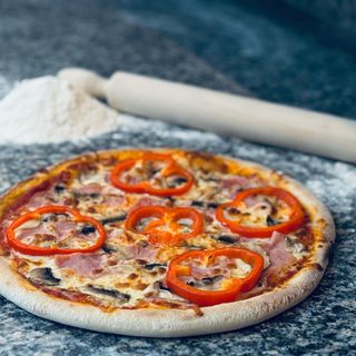 Pizza Capriciosa Ø 32 cm