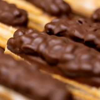 Еклер снікерс