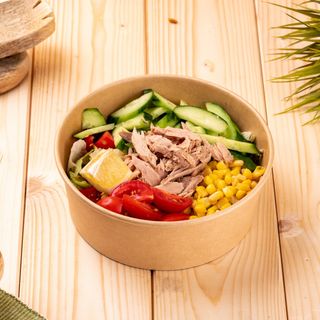 Зелена салата с риба тон и царевица (350г)