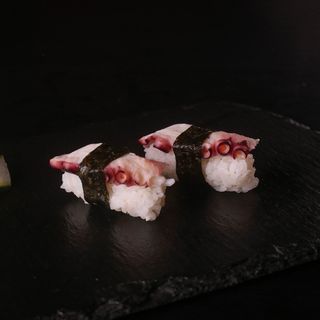 Nigiri tako (2 uds.)