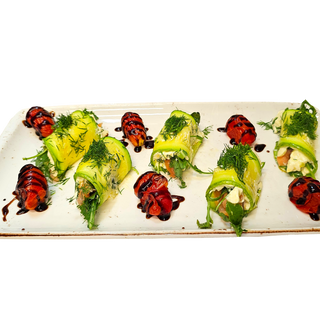 Рулца от тиквички с крема сирене и сьомга (360гр)