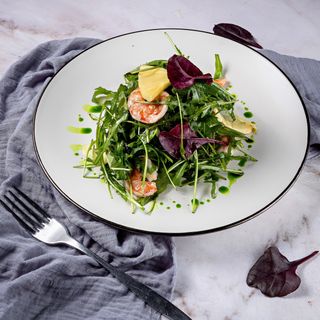 Салат с креветкой и ананасом