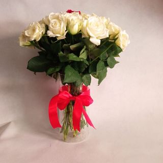 Bouquet de 20 Roses Blanches – Pureté et Élégance
