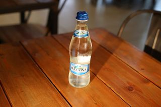 Apa minerala Aqua Carpatica