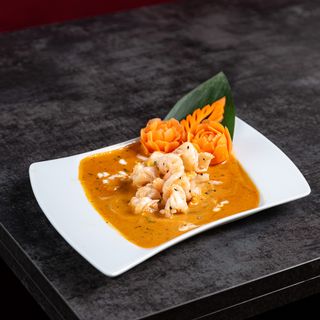 Kremowe, aromatyczne curry z krewetkami i warzywami