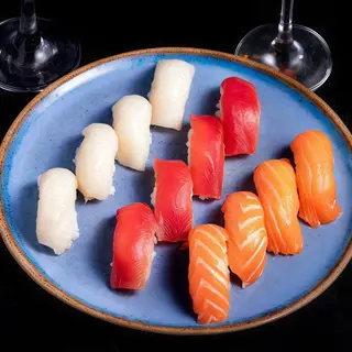 5. Nigiri Salmão, Nigiri Atum e Nigiri Peixe Manteiga (12 peças)