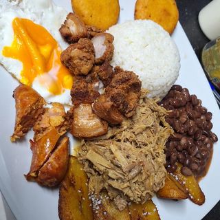 Bandeja Paisa