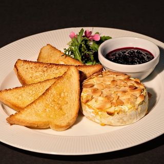 Camembert in crusta de migdale