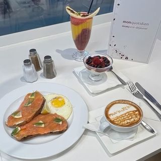 Petit Déjeuner Mon Norvégien