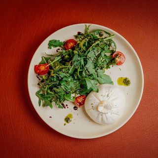 Итальянский сыр буррата из фермерского молока