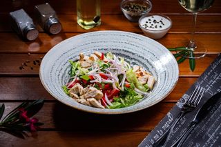 Salata cu piept de pui