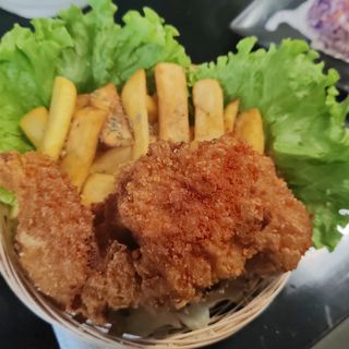 Plato Combinado De Pollo A La Canasta