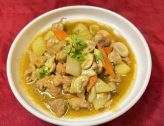 23. Pollo Con Salsa De Curry