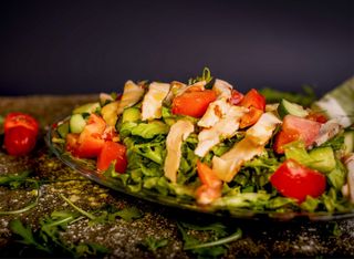 Салата с пиле