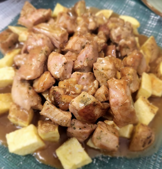 Raxo De Lomo De Cerdo Con Pimientos En Salsa Española