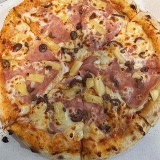 Pizza de Fiambre e Ananás