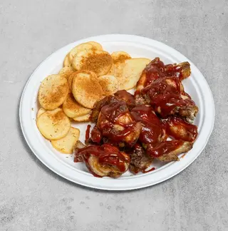 Alitas De Pollo Con Picante Y Patatas Fritas (6 Uds.)