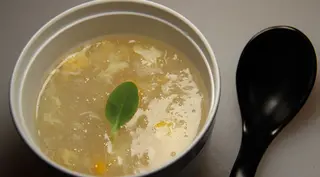 Zuppa di mais e pollo