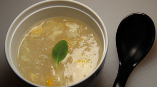 Zuppa di mais e pollo