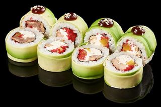 Рол Авокадо рол з запеченим лососем (8шт/265г)