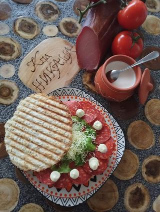 Topli sendvič sa kulenom