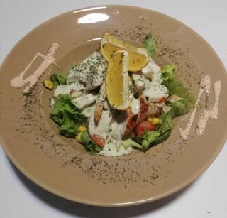 Pileća salata