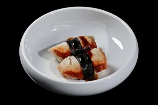 121 Nigiri anguilla scottato