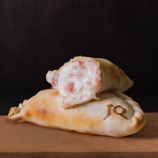 Empanada de Jamón y Queso