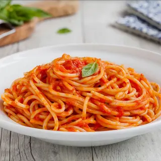Spaghetti al sugo di pomodoro