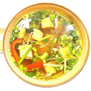 10. Zupa Pho wegańska z tofu  800 ml