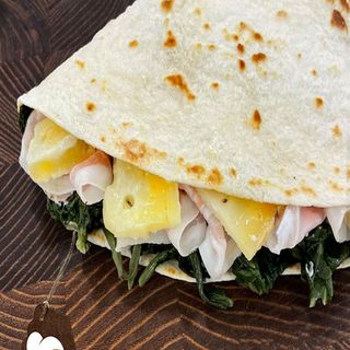 Q8 - Giovanna, robiola, misticanza e salsa capricciosa